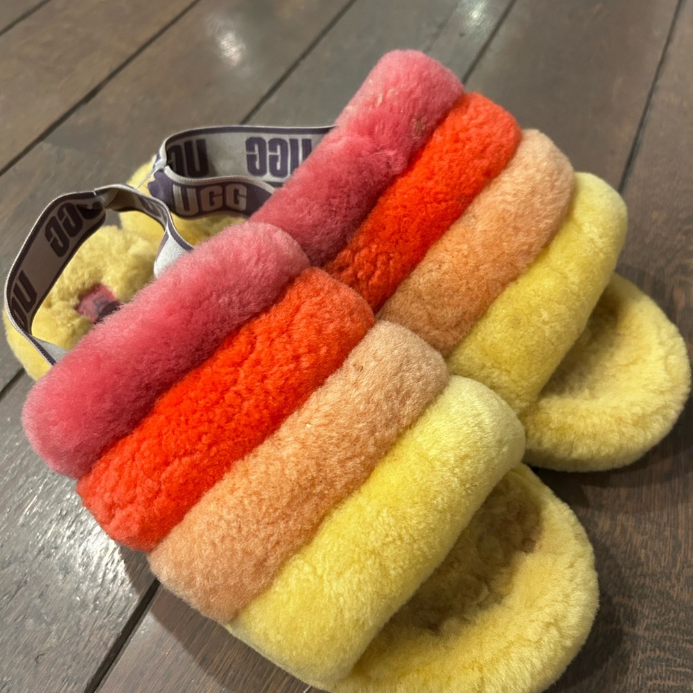 UGG Fluff Yeah PRIDE Rainbow Slipper Slides Genuine Sherling Size 11